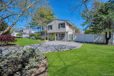Homes For Sale - 6 Linford Lane<br/> Suffolk County, Melville, NY 11747
