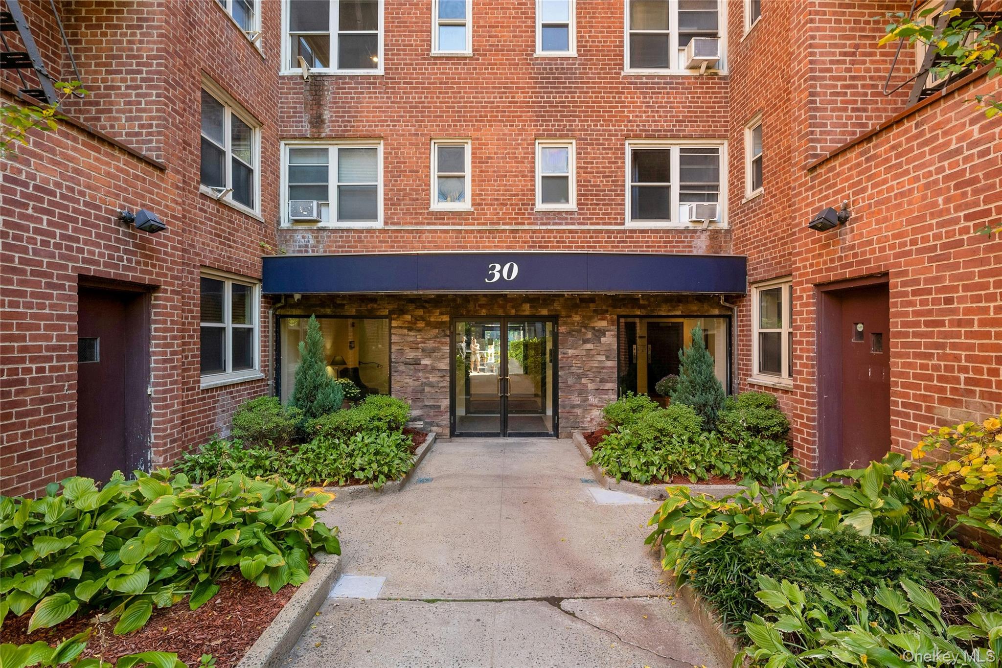 30 N Broadway 5E