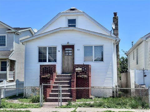 Homes For Rent - 53 Ostend Road<br/> Nassau County, Island Park, NY 11558