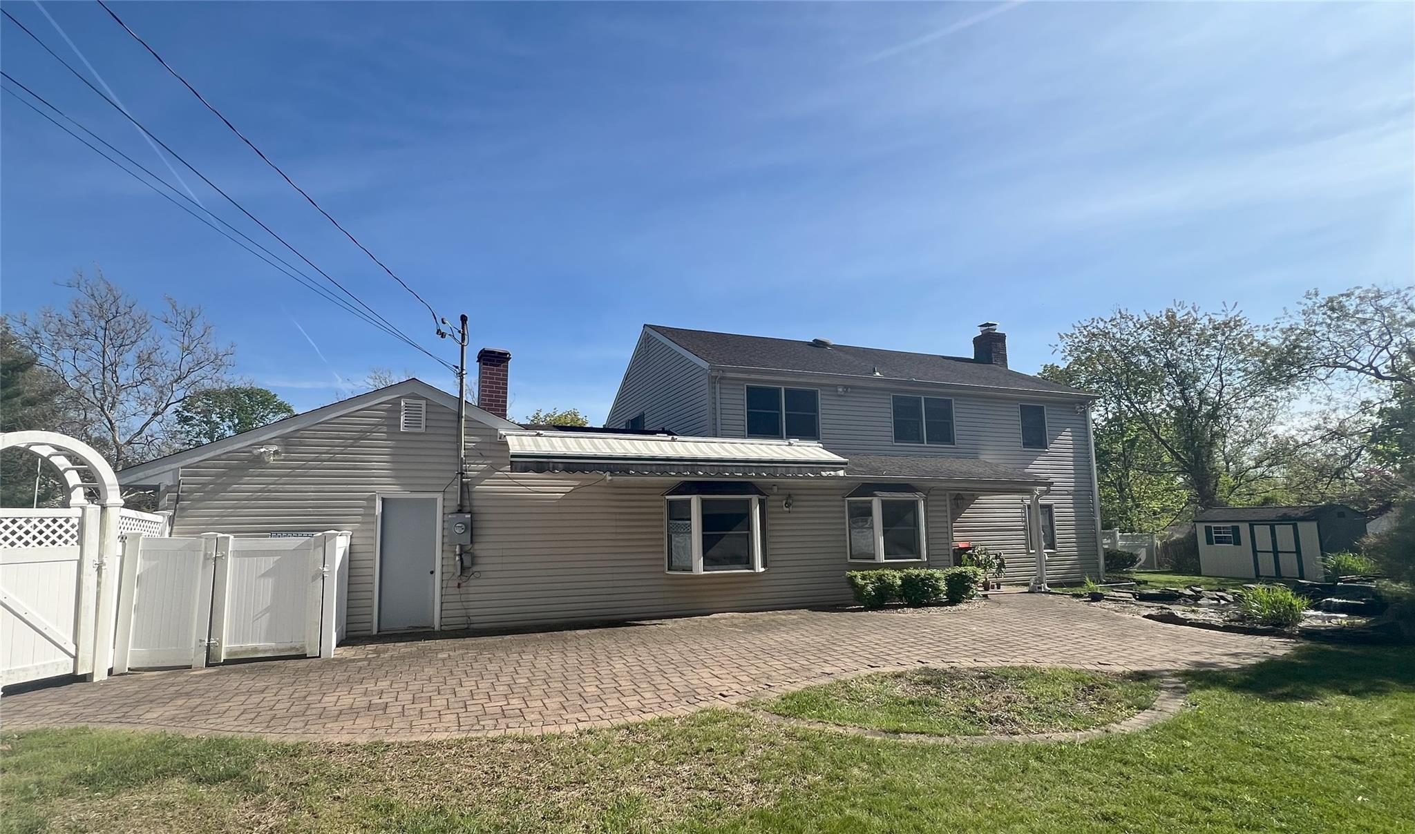 19 Millbrook Drive, Stony Brook, New York image 16