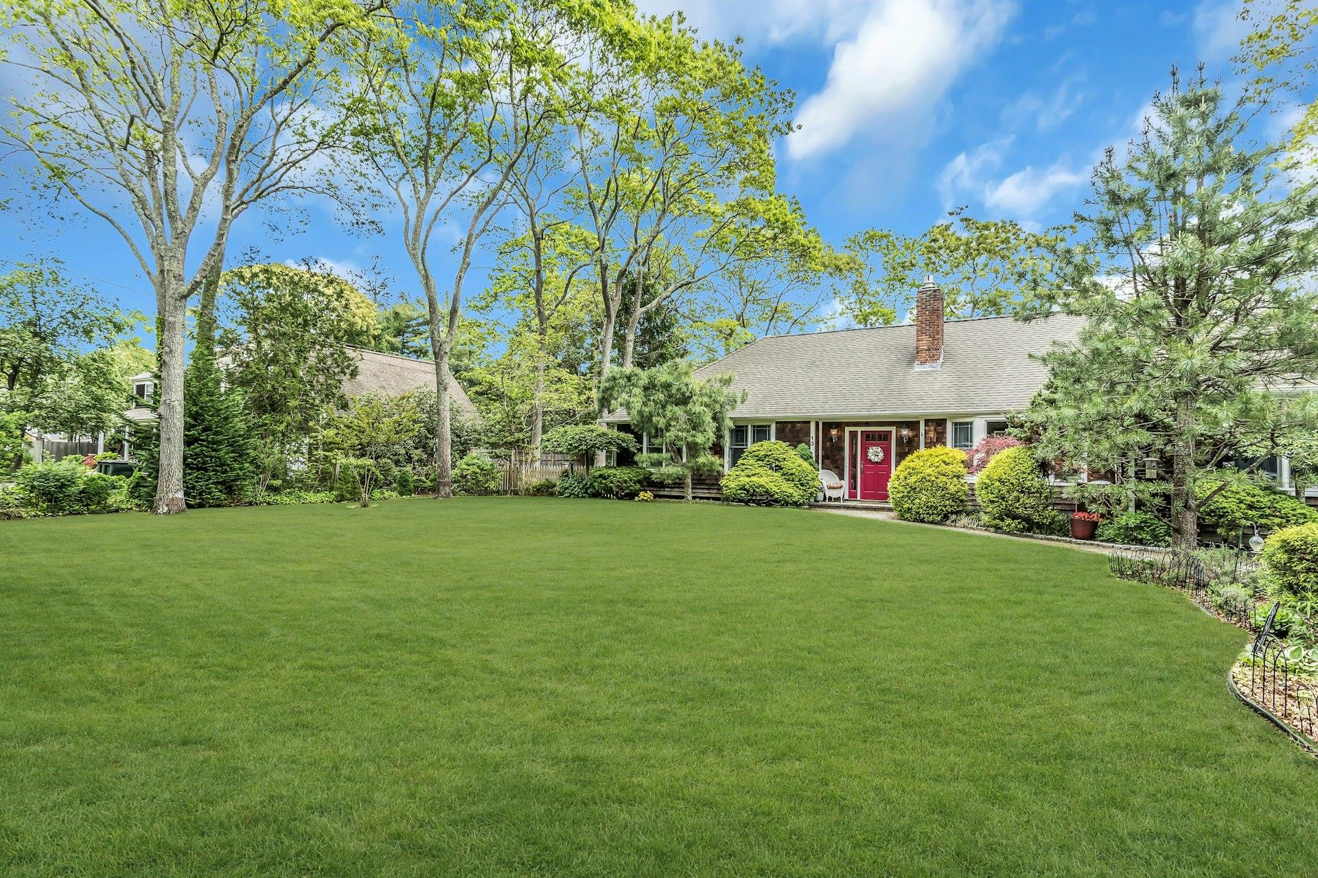 13 Delacey Avenue, East Quogue, New York image 4