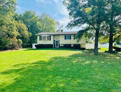 Photo of 26 Elizabeth Avenue, Middletown, NY 10941 (MLS # 965502)