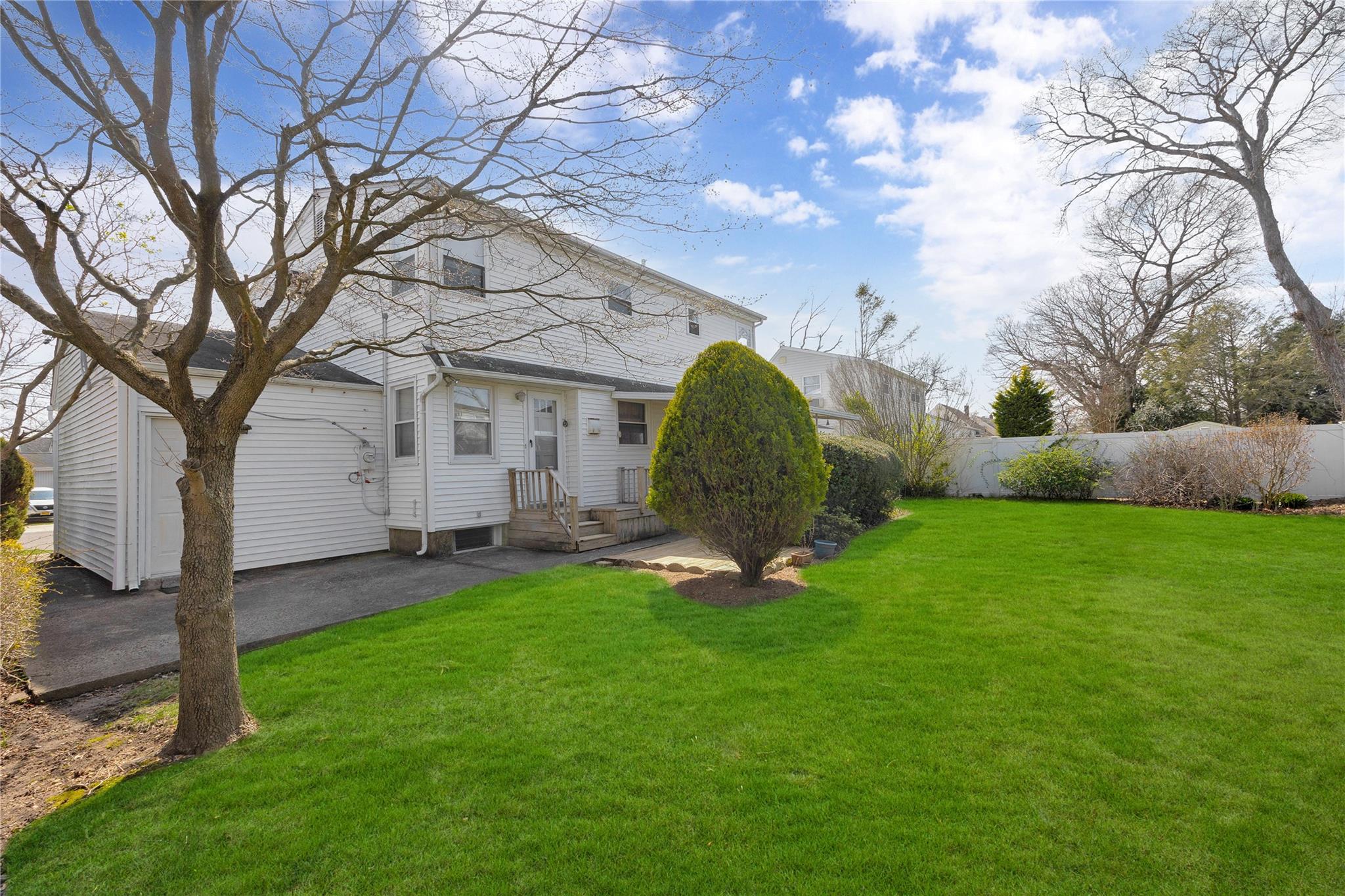 121 Sullivan Avenue, Farmingdale, New York image 28