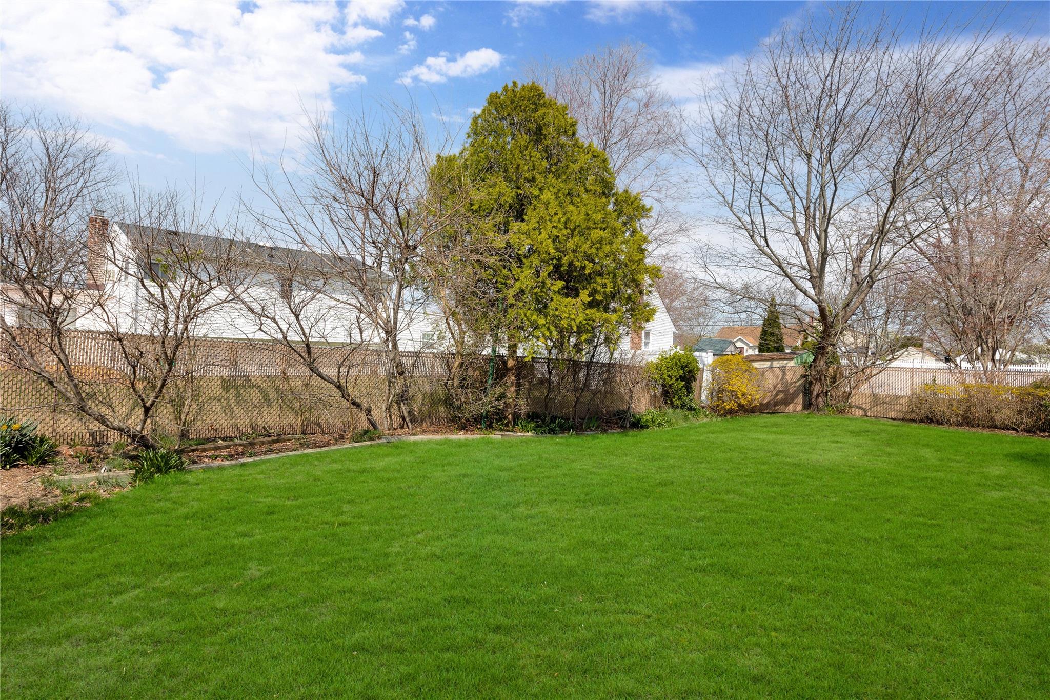 121 Sullivan Avenue, Farmingdale, New York image 26