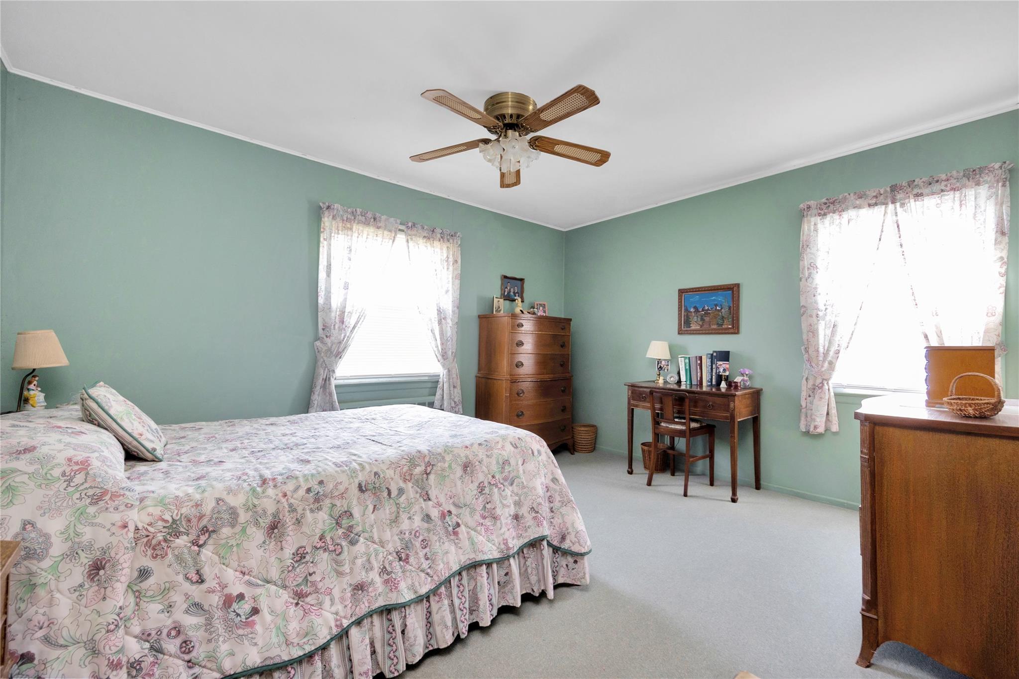 121 Sullivan Avenue, Farmingdale, New York image 13