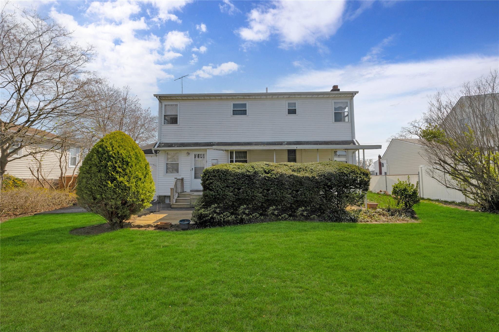 121 Sullivan Avenue, Farmingdale, New York image 27