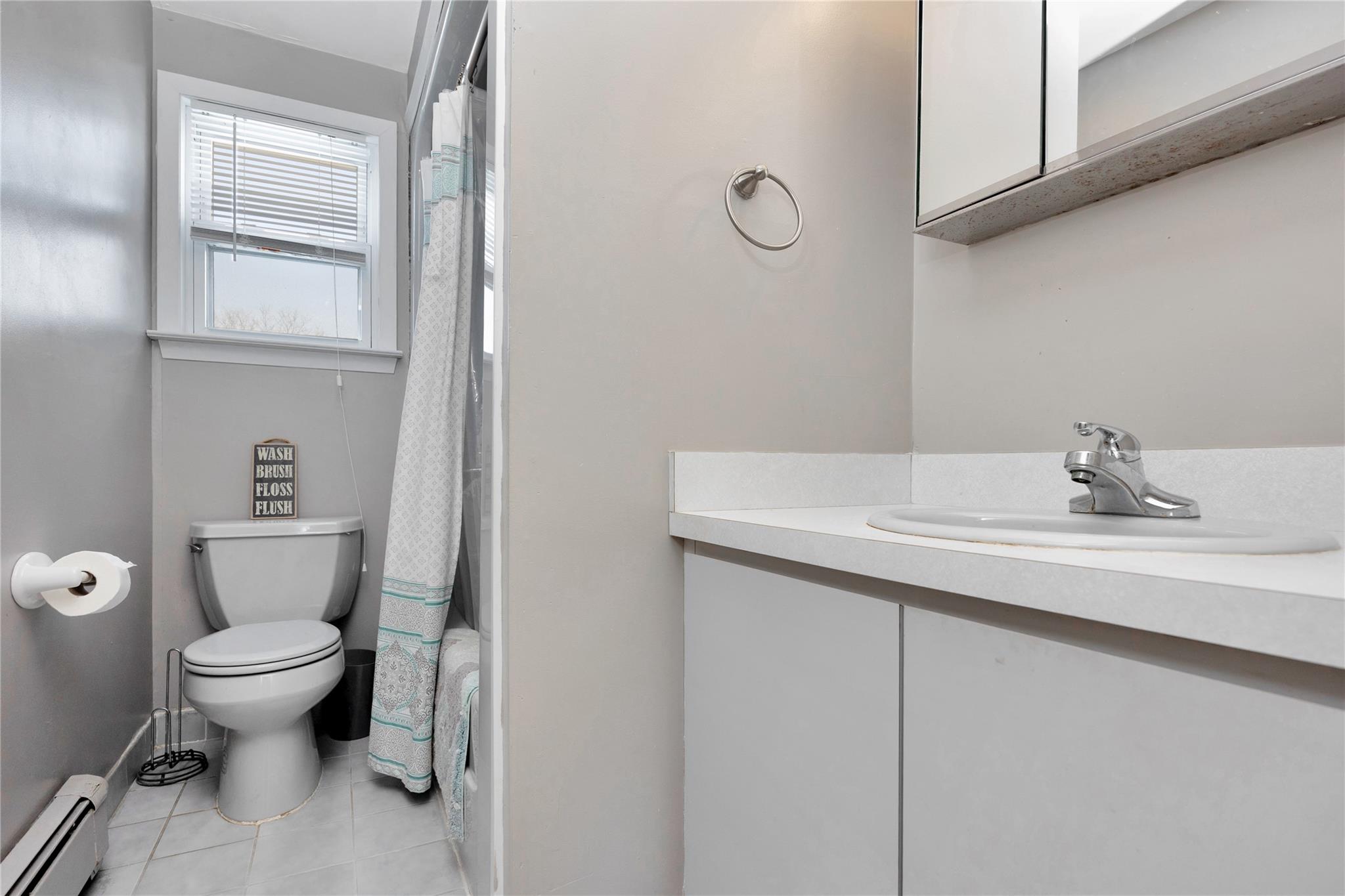 121 Sullivan Avenue, Farmingdale, New York image 12