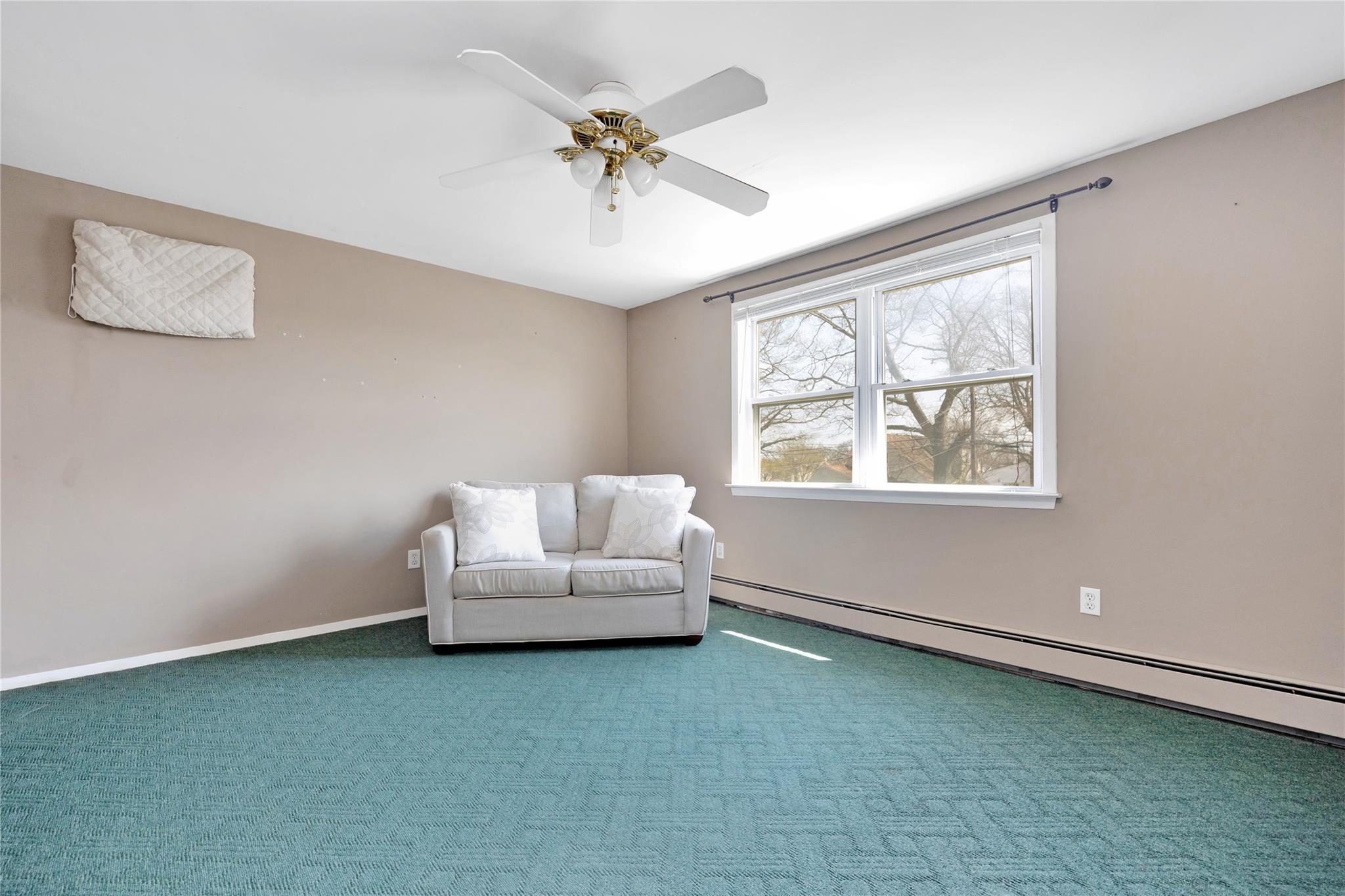 121 Sullivan Avenue, Farmingdale, New York image 15