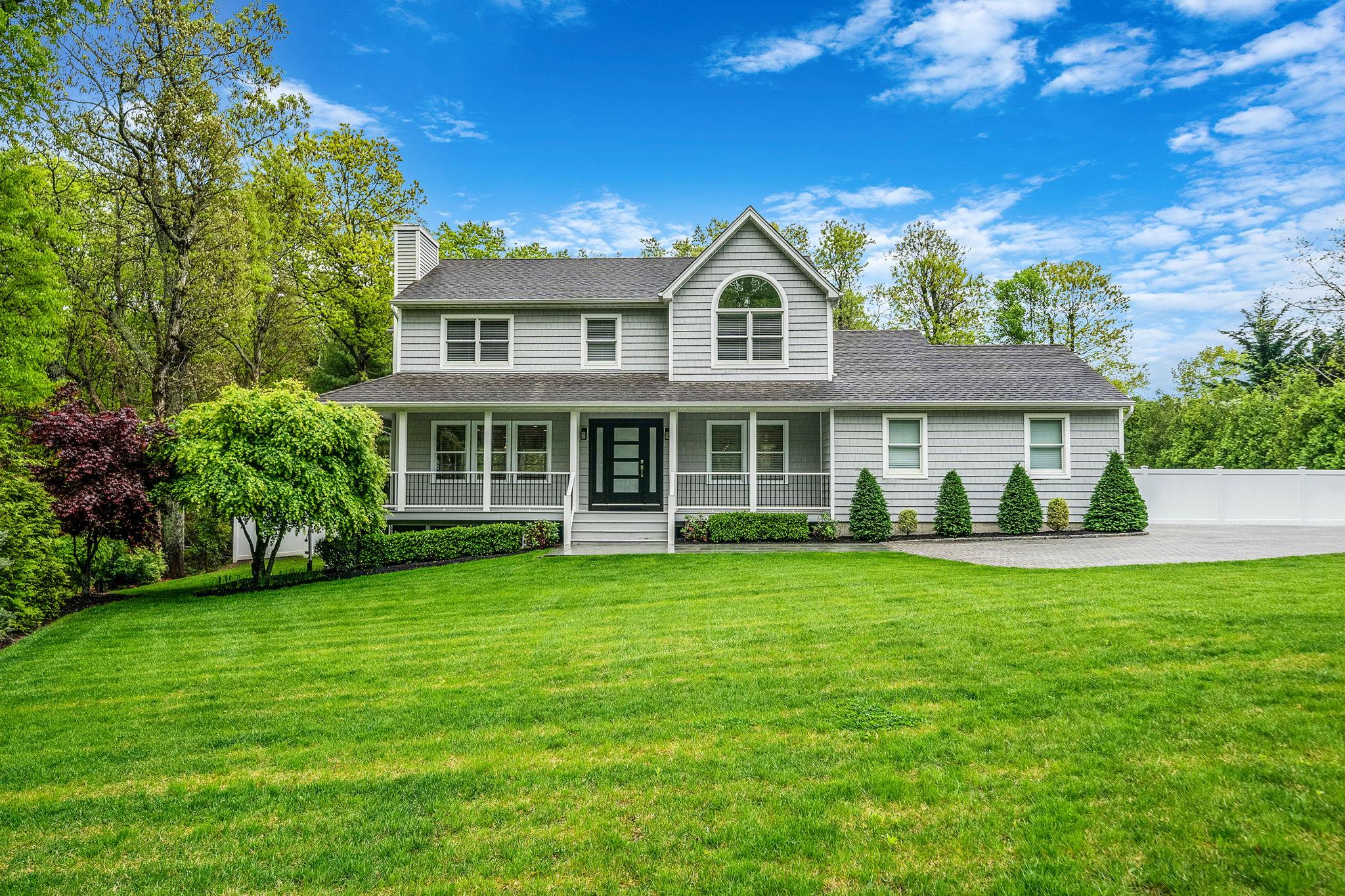 N Woods Road, Baiting Hollow, Hamptons, NY - 4 Bedrooms  
3 Bathrooms - 