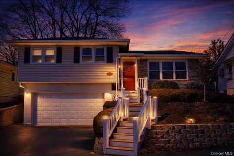 20 Dubois Street 18 1/2 Middletown NY 10940