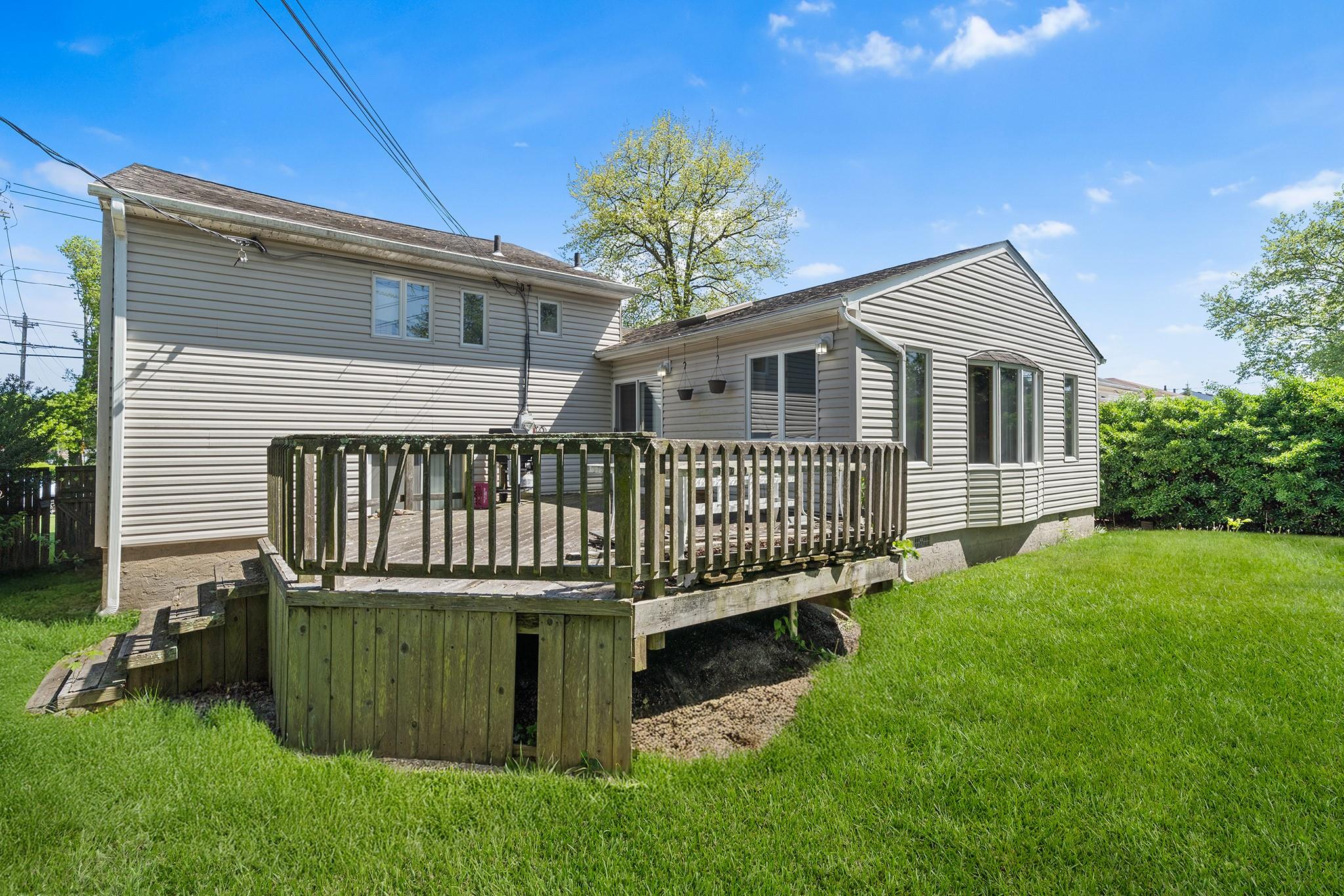 105 Farmers Avenue, Plainview, New York image 31