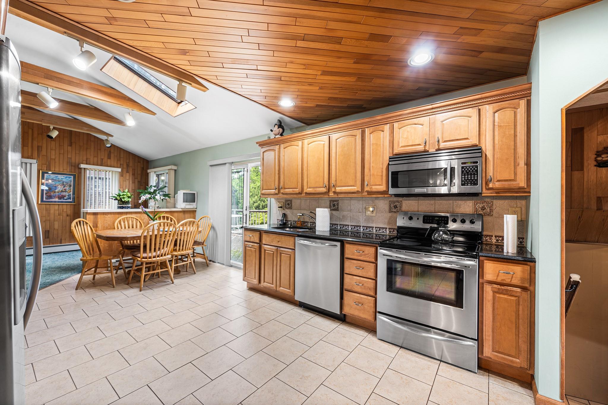 105 Farmers Avenue, Plainview, New York image 10