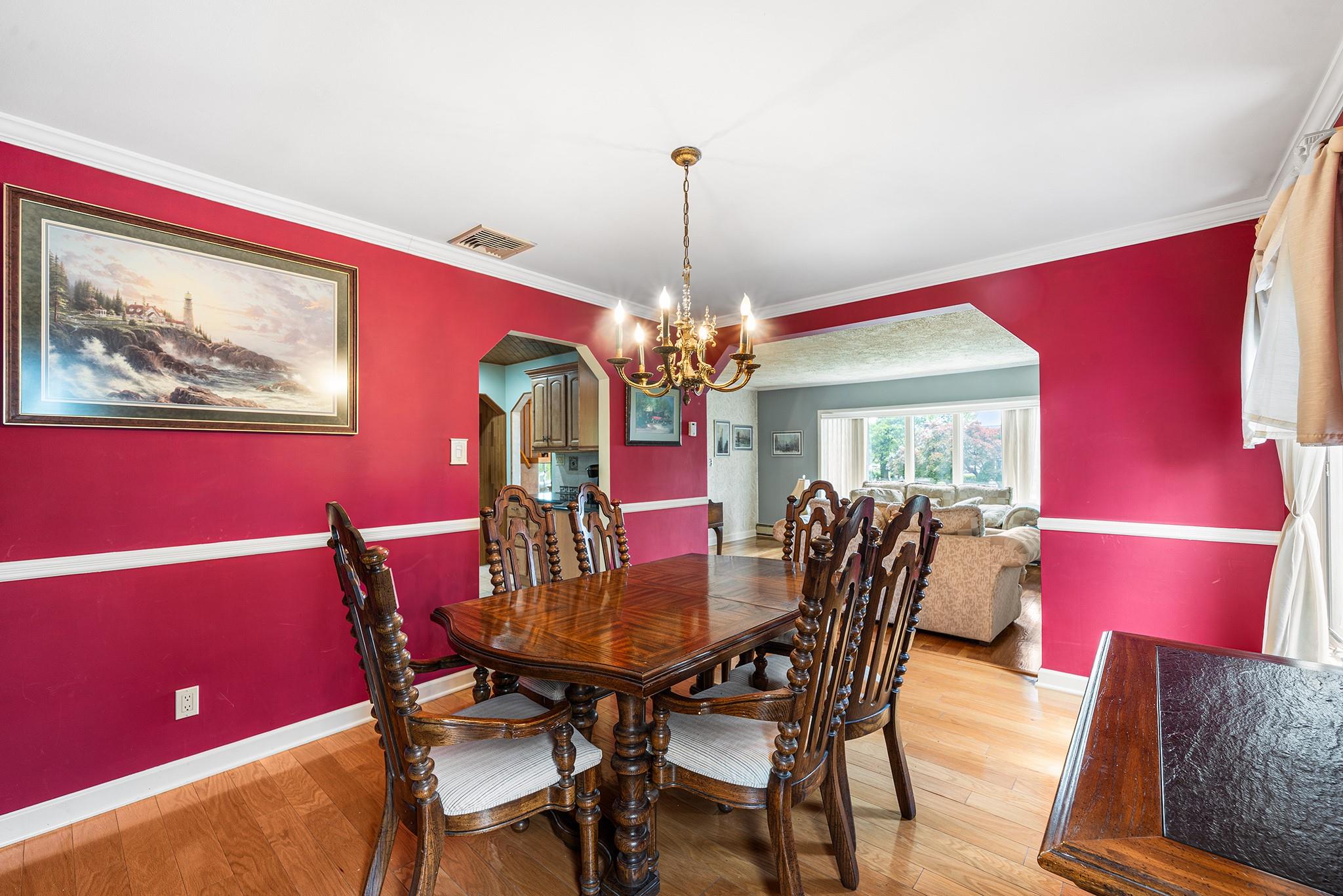 105 Farmers Avenue, Plainview, New York image 9