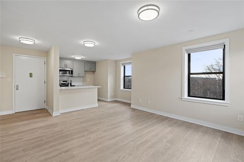 135 Wakefield Avenue 301 Yonkers NY 10704