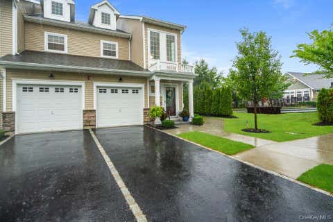 Condo For Sale - 174 Halley Drive<br/> Blue Point, NY 11772