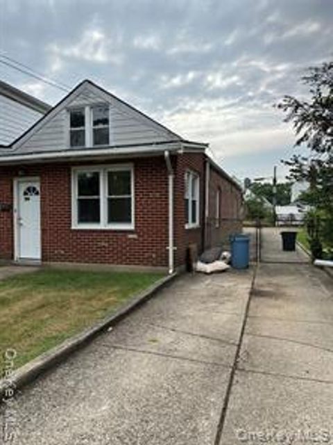 Homes For Rent - 86-46 Range Street St<br/> Queens Village, NY 11427