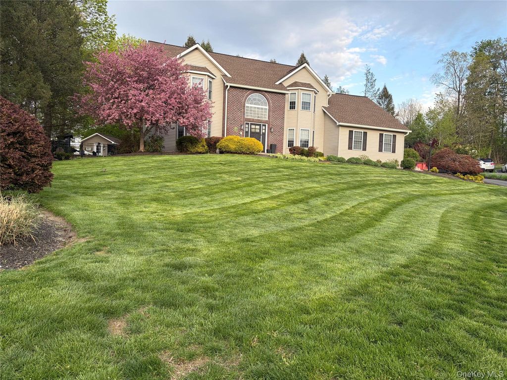 Photo of 105 Jessica Court, Cornwall, NY 12518 (MLS # 1000845)