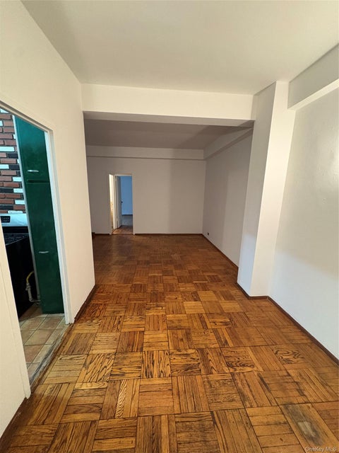 Condo For Rent - 24 Metropolitan Oval #ME<br/> Bronx, NY 10462