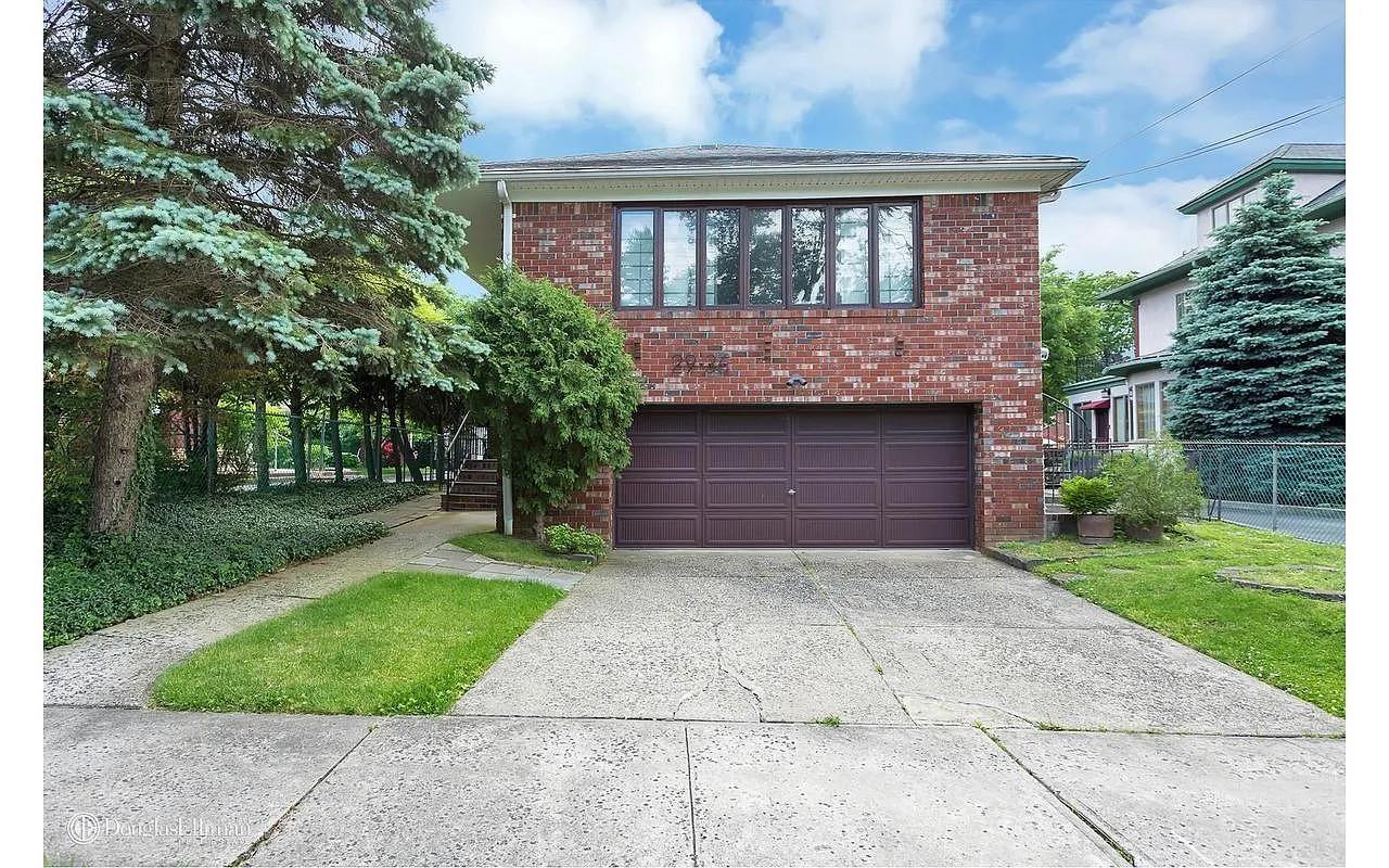 Property for Sale at 216th Street, Bayside, Queens, NY - Bedrooms: 3 
Bathrooms: 3 
Rooms: 5  - $1,650,000