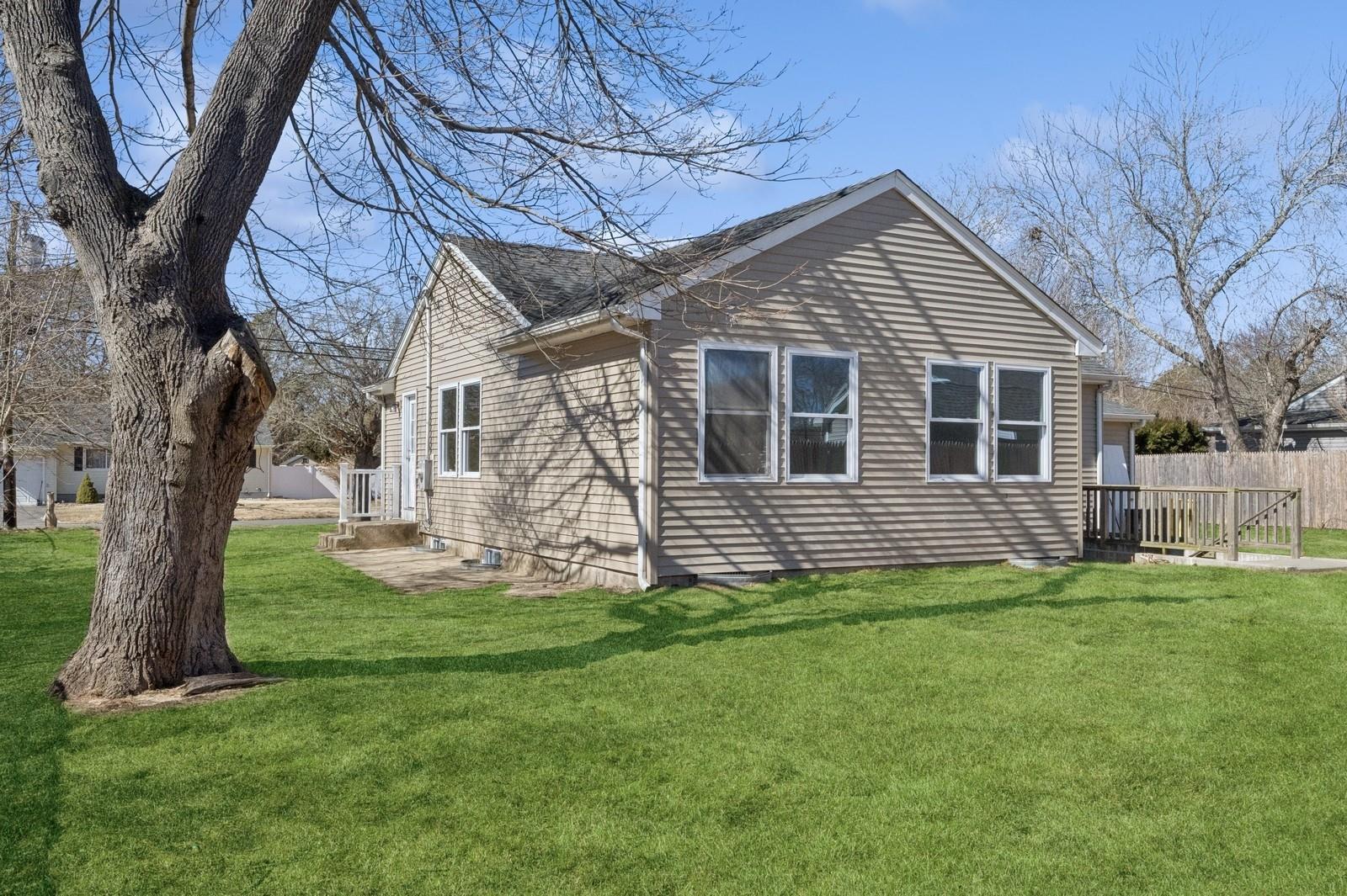 825 Doane Avenue, Bellport, New York image 31