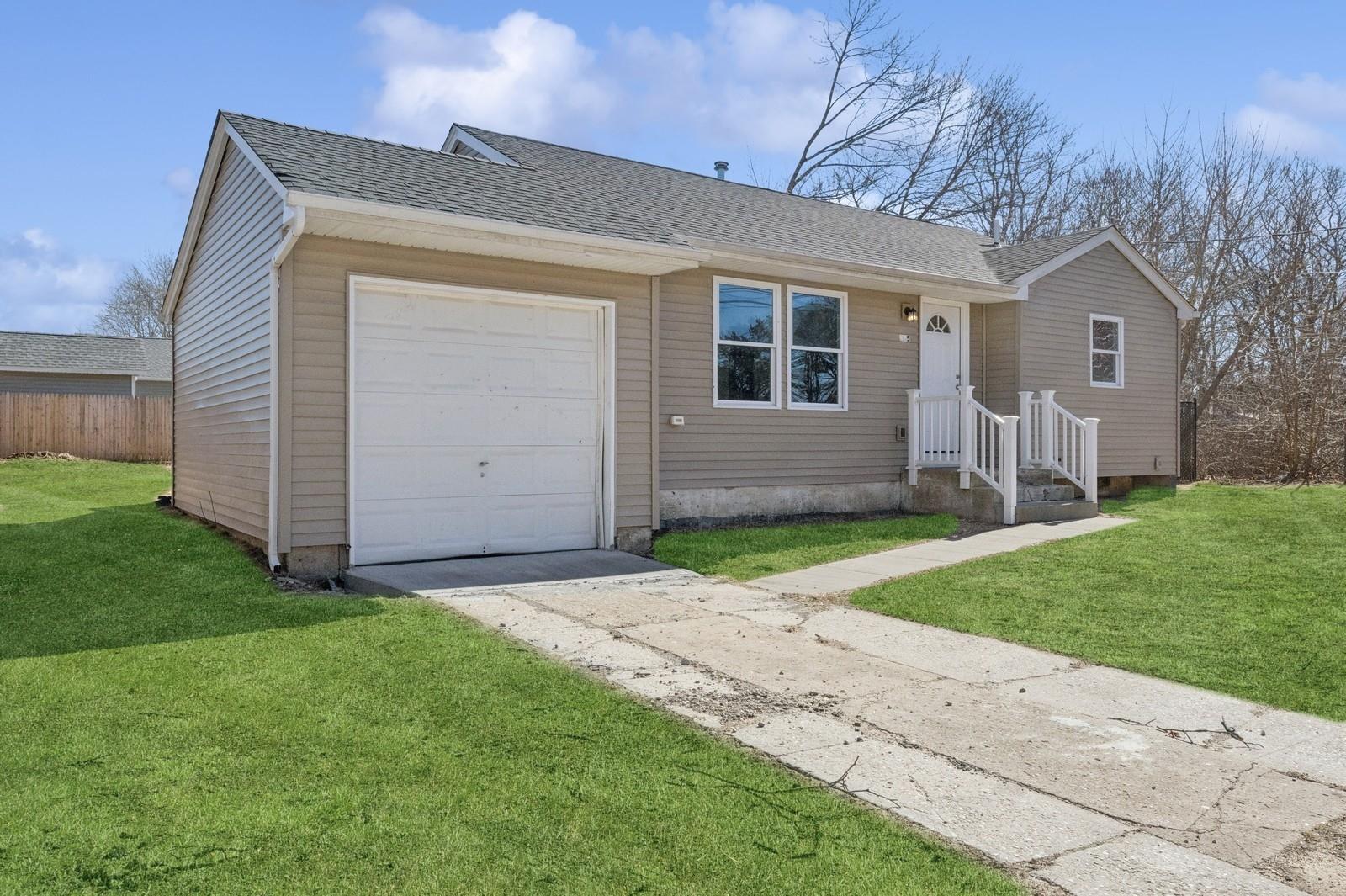 825 Doane Avenue, Bellport, New York image 25