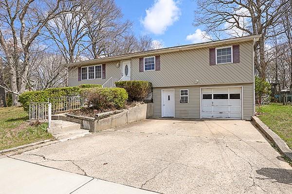 385 Dare Road, Selden, New York image 2