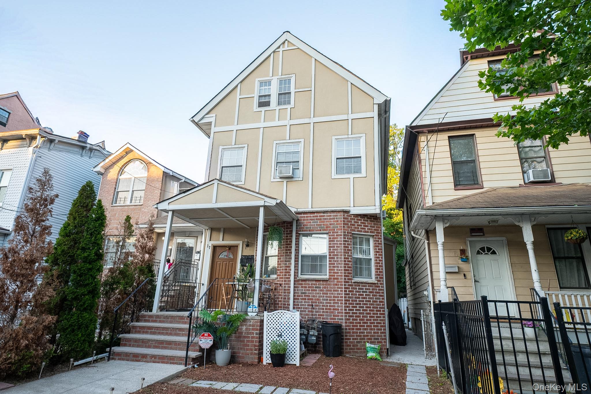 17 S 7th Avenue