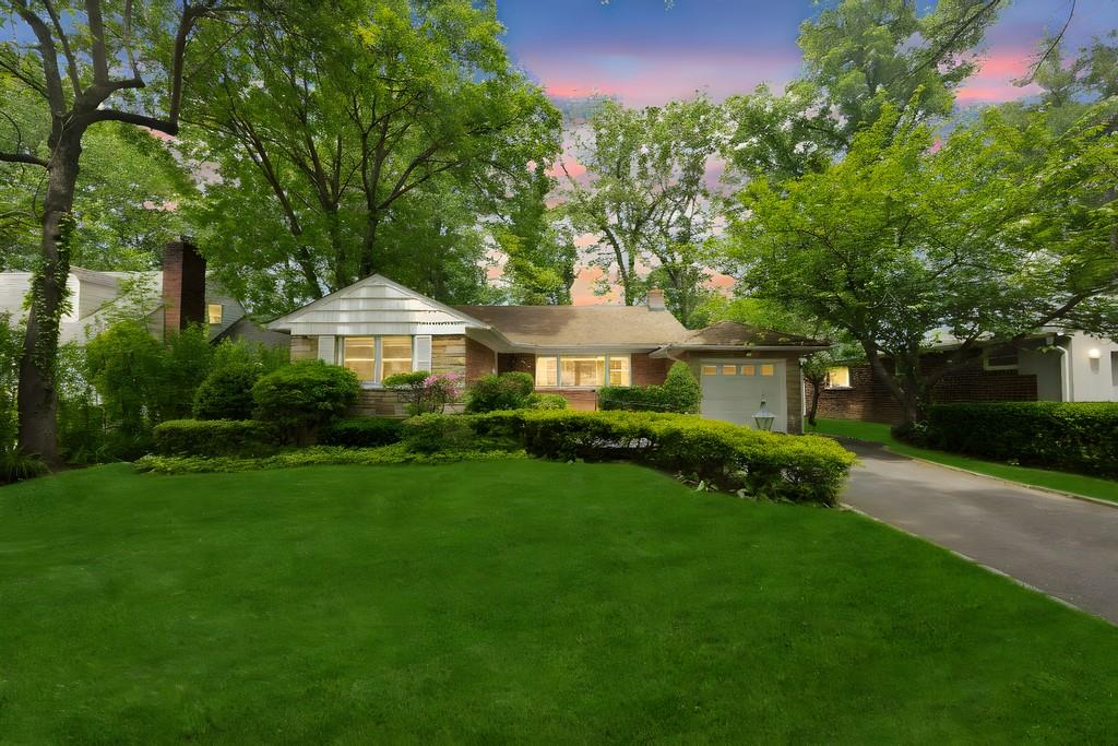 125 Wooleys Lane, Great Neck, New York image 2