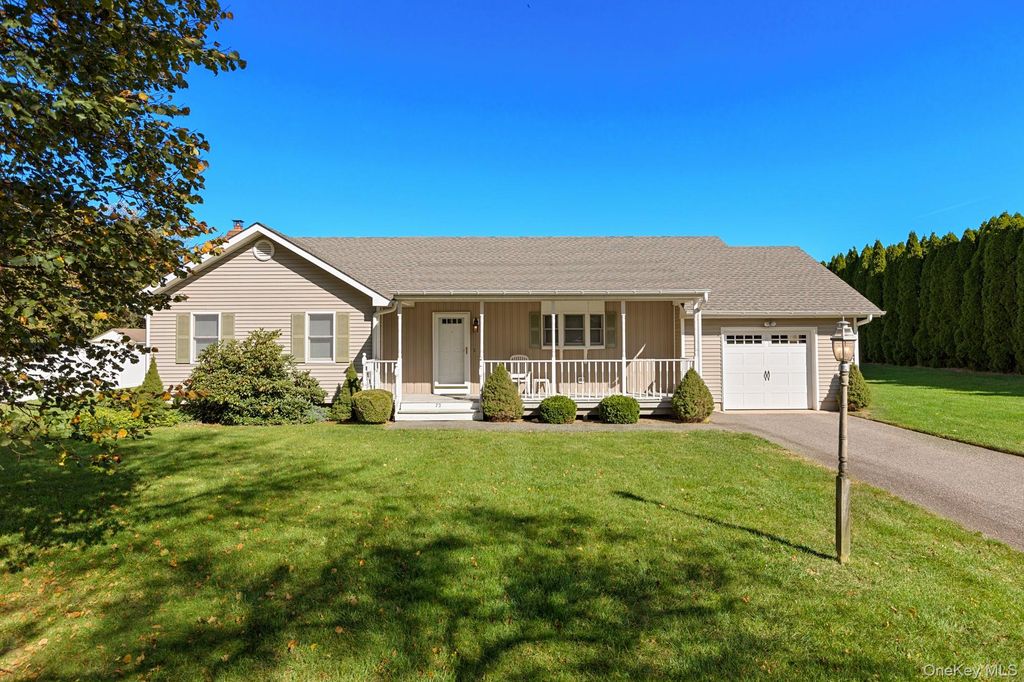 Photo of 72 Josica Drive, Aquebogue, NY 11901 (MLS # 928239)