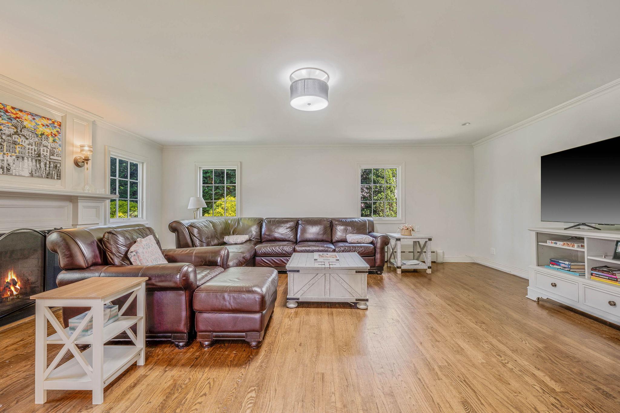41 Westminster Road, Rockville Centre, New York image 13