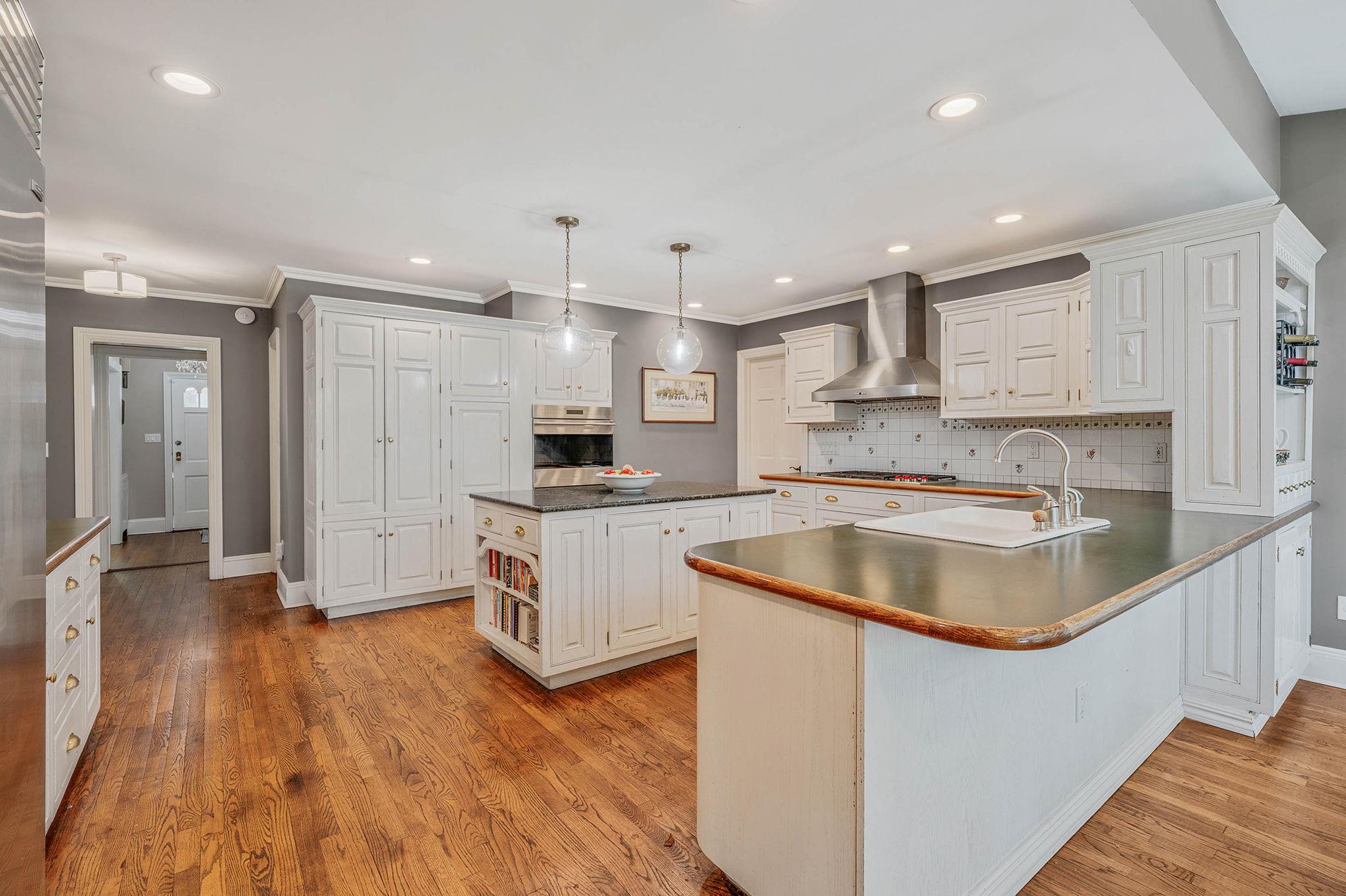 41 Westminster Road, Rockville Centre, New York image 3