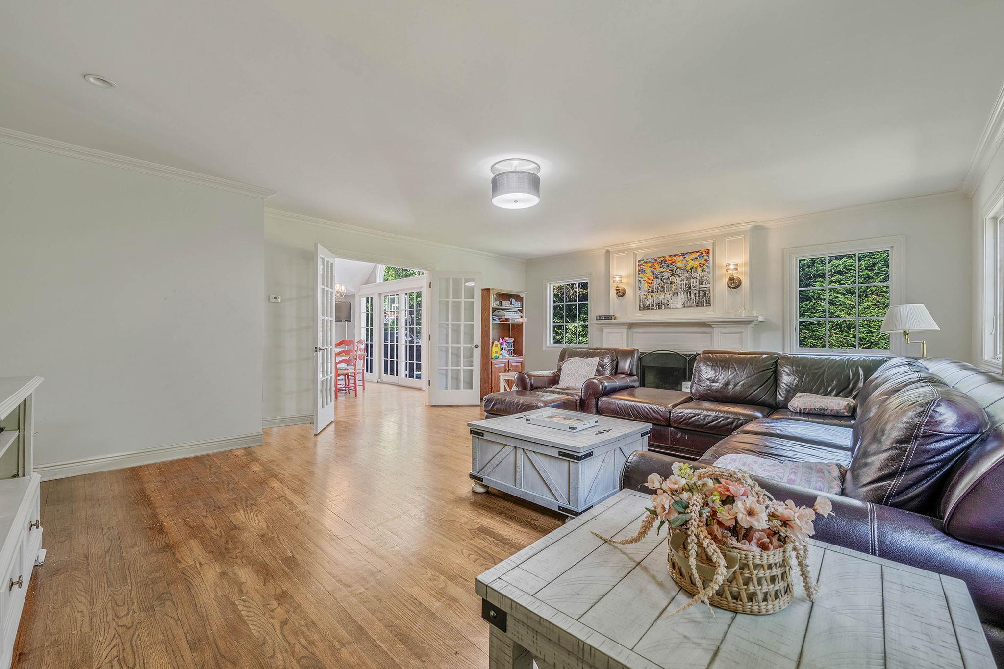 41 Westminster Road, Rockville Centre, New York image 12
