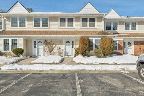 46 Gazebo Lane Holtsville NY 11742