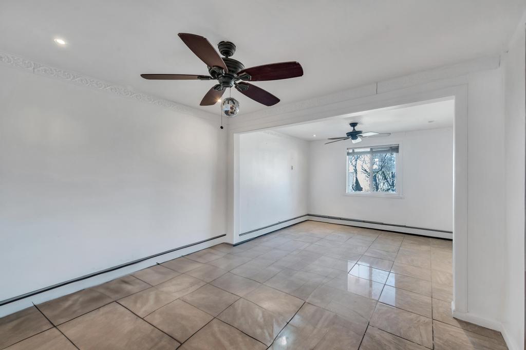 18 Pilgrim Lane, North Hempstead, New York image 8