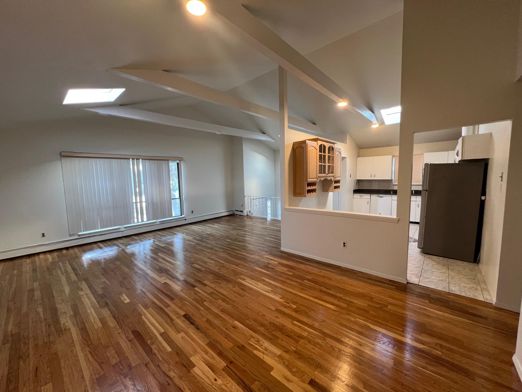 22 High Street, Roslyn Heights, New York image 5
