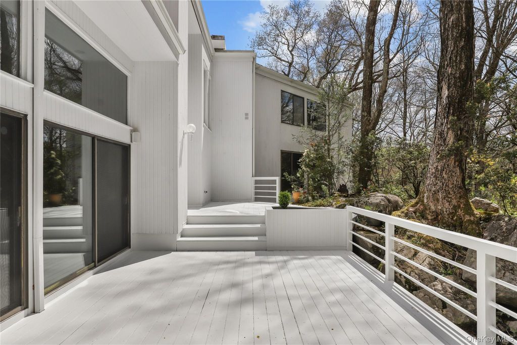 Photo of 52 Whippoorwill Lake Road, Chappaqua, NY 10514 (MLS # 983438)