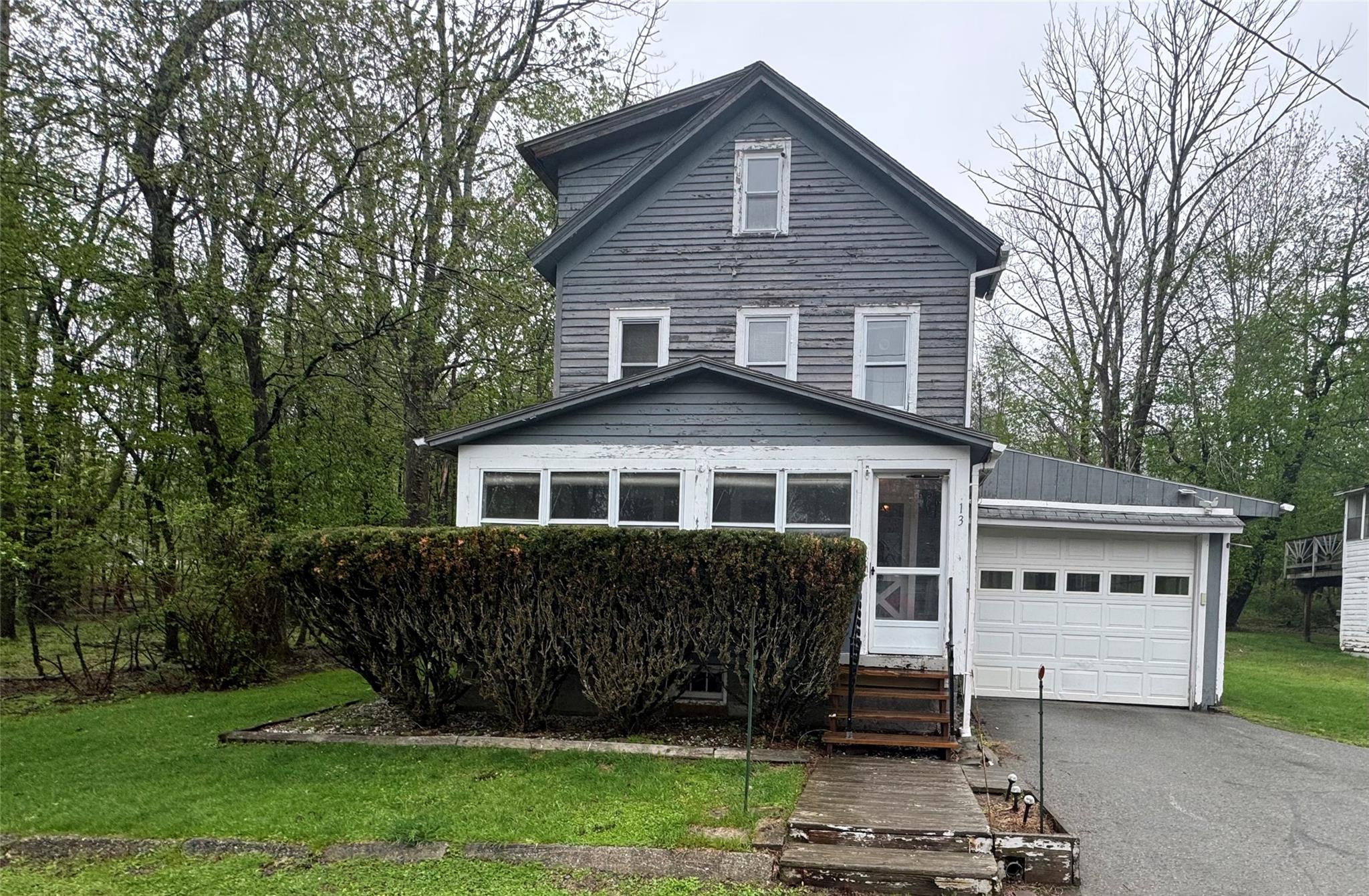 Rental Property at Kinch Lane, Monticello, New York - Bedrooms: 5 
Bathrooms: 1 
Rooms: 9  - $2,400 MO.