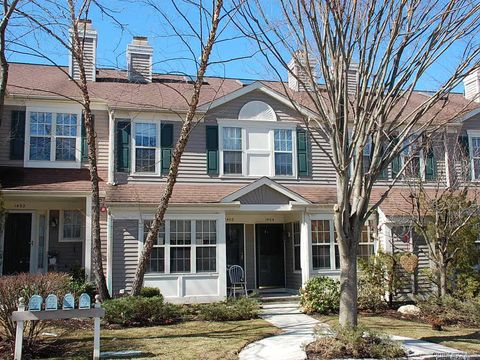 1404 Pondcrest Lane White Plains NY 10607