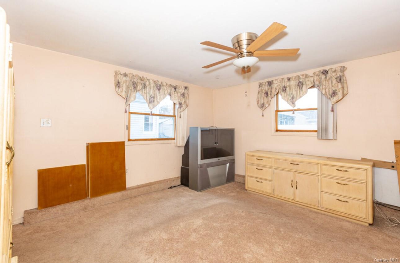 96 Pardee Avenue, Islip, New York image 10