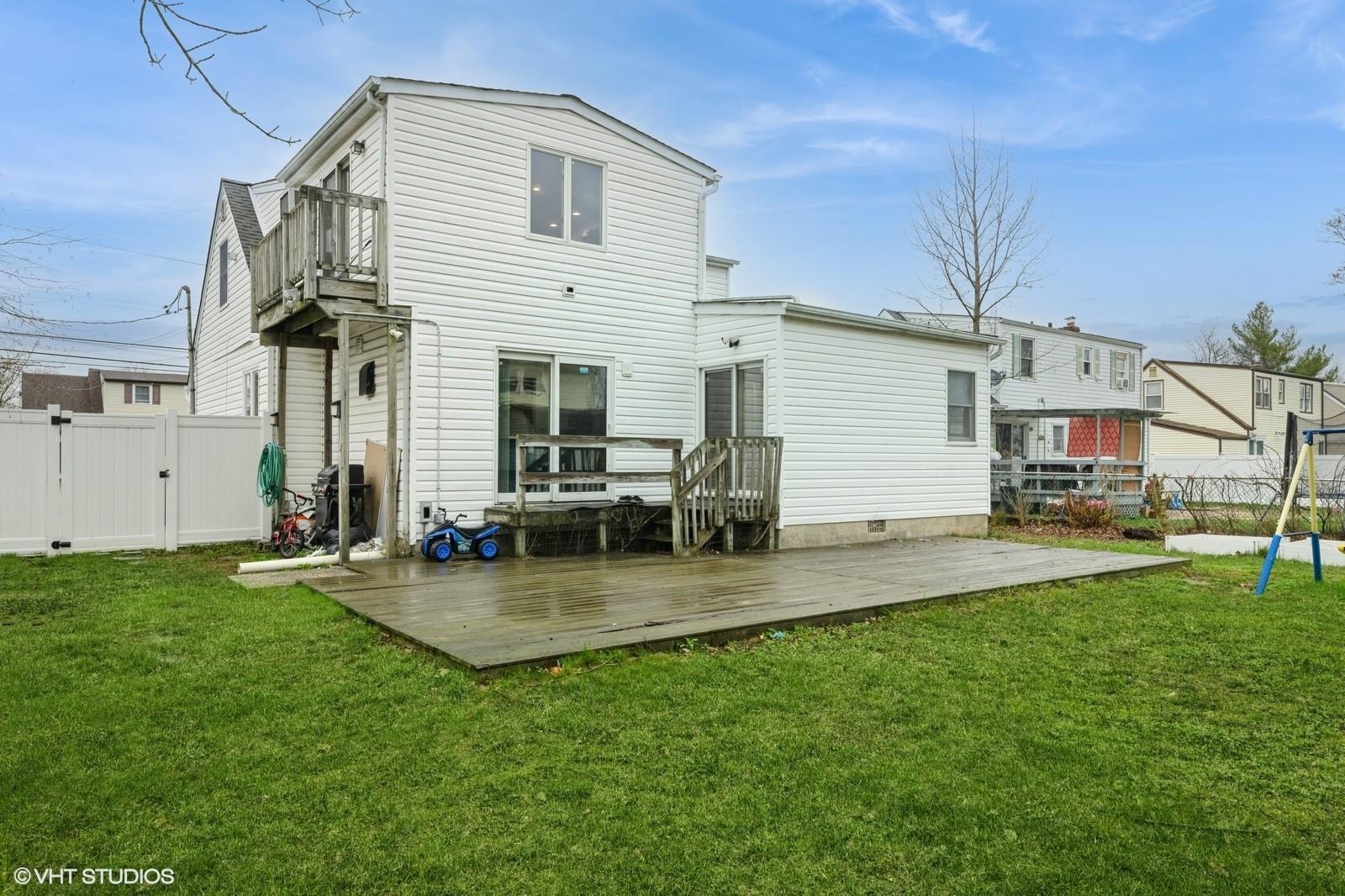 410 17th Street, West Babylon, New York image 28