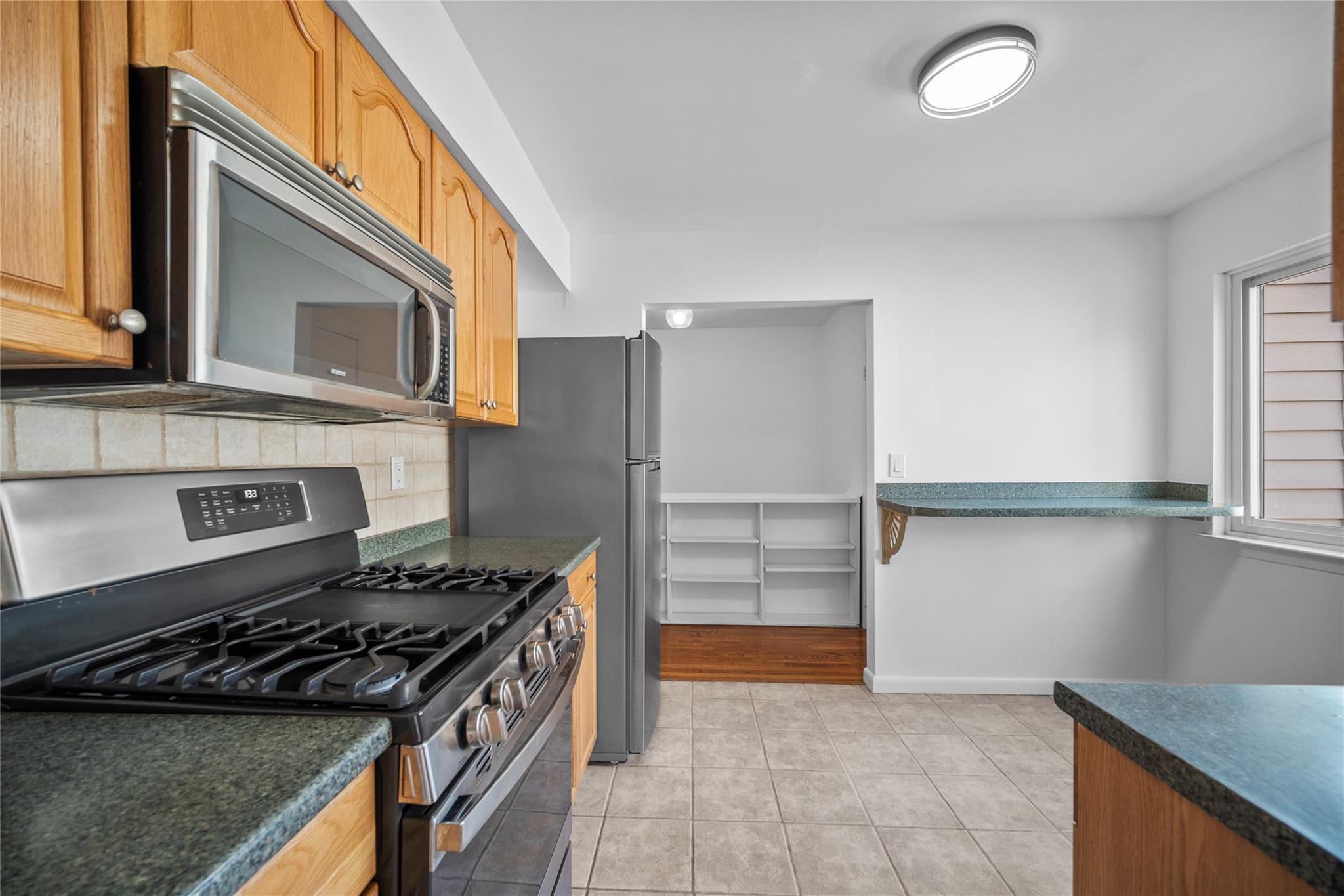 80 Park Drive, Mount Kisco, New York image 7