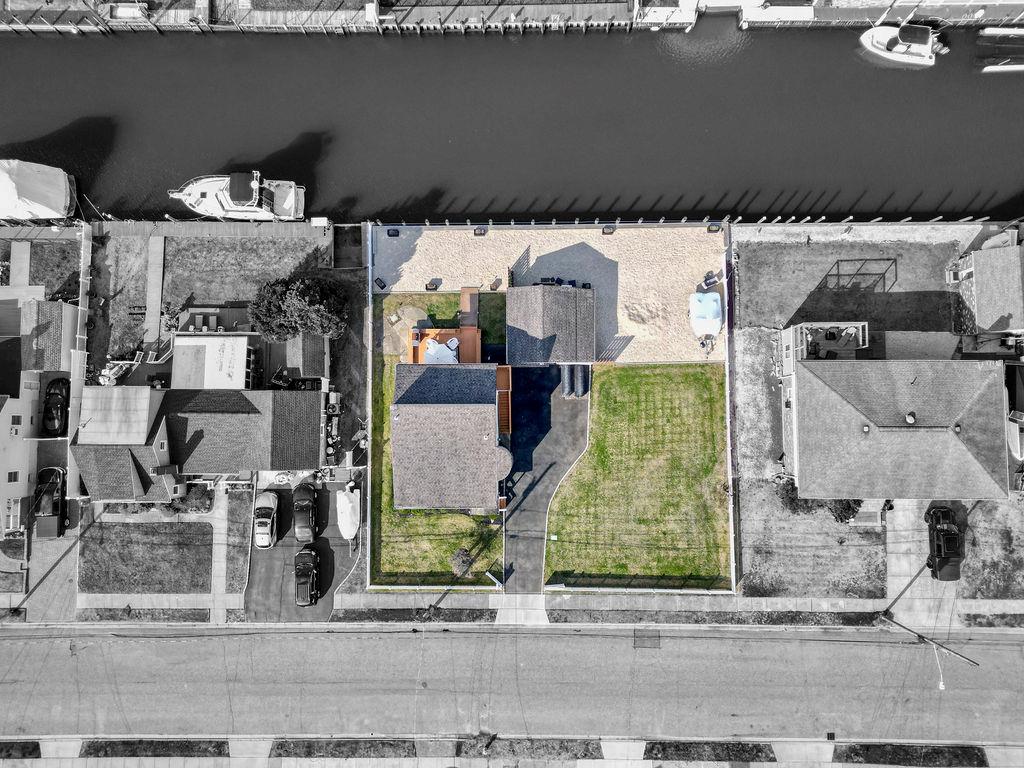 300 East Drive, Copiague, New York image 12