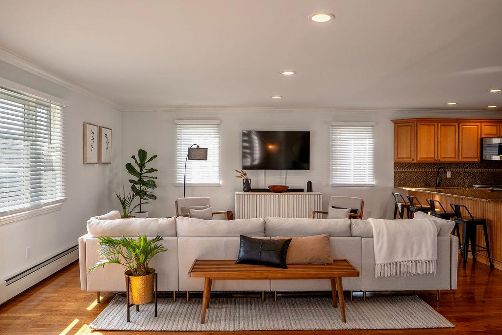 300 East Drive, Copiague, New York image 13