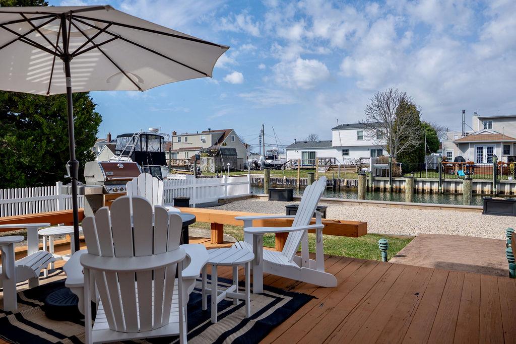 300 East Drive, Copiague, New York image 24