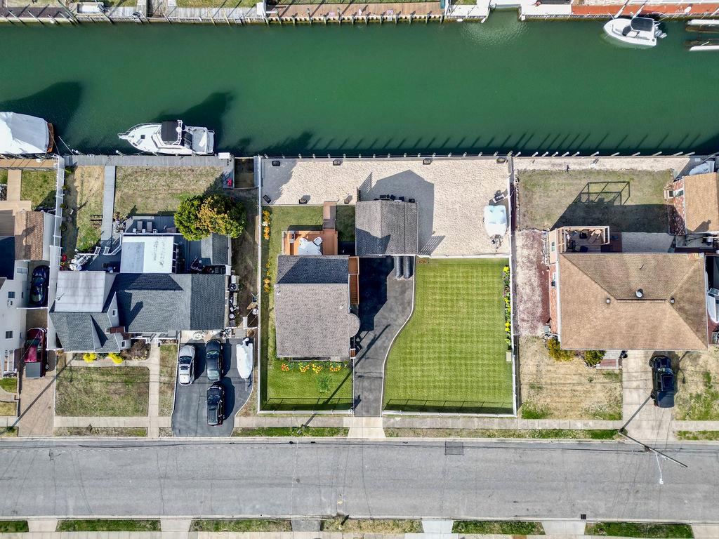 300 East Drive, Copiague, New York image 4