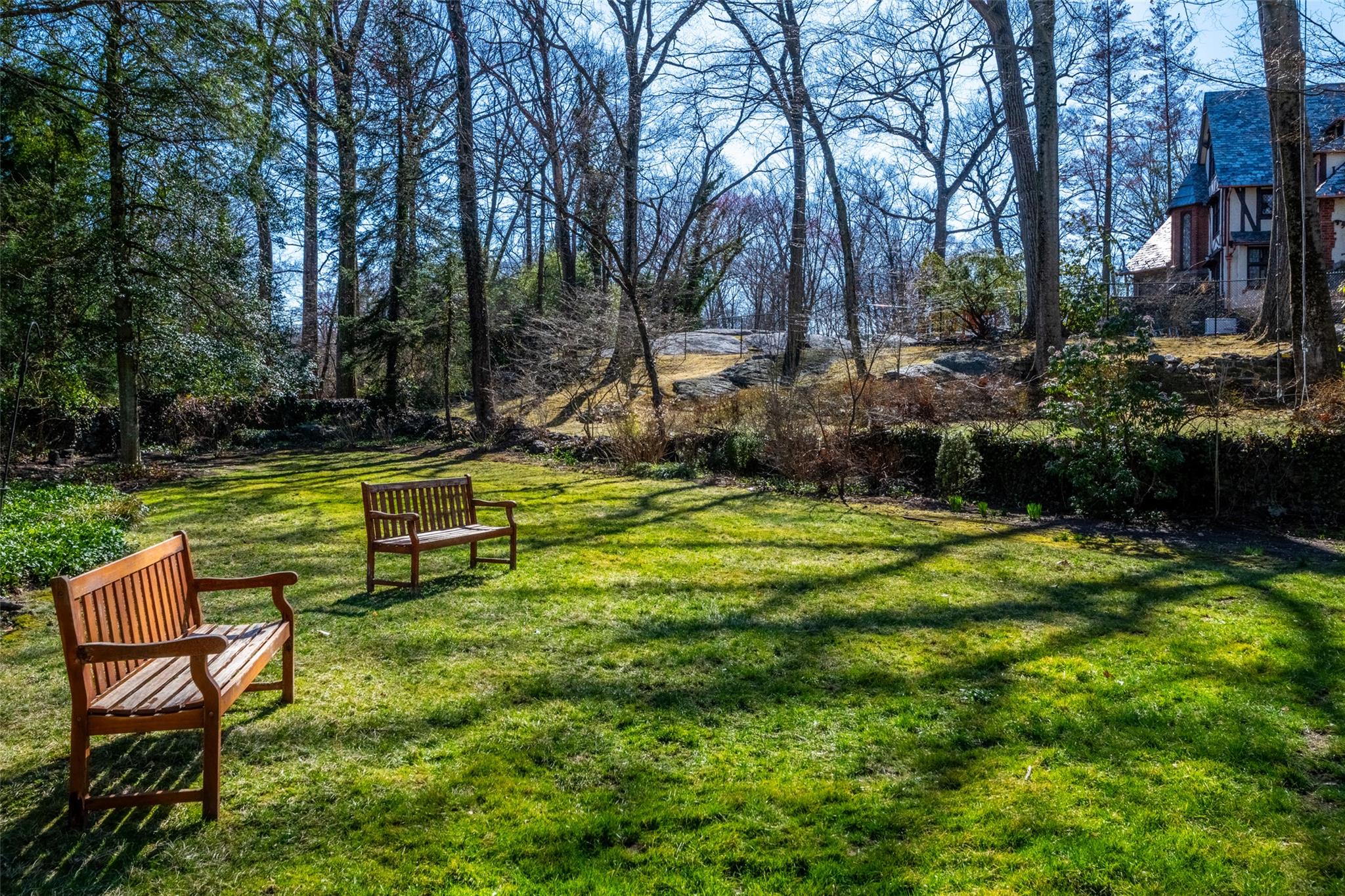 11 Knollwood Drive, Larchmont, New York image 45