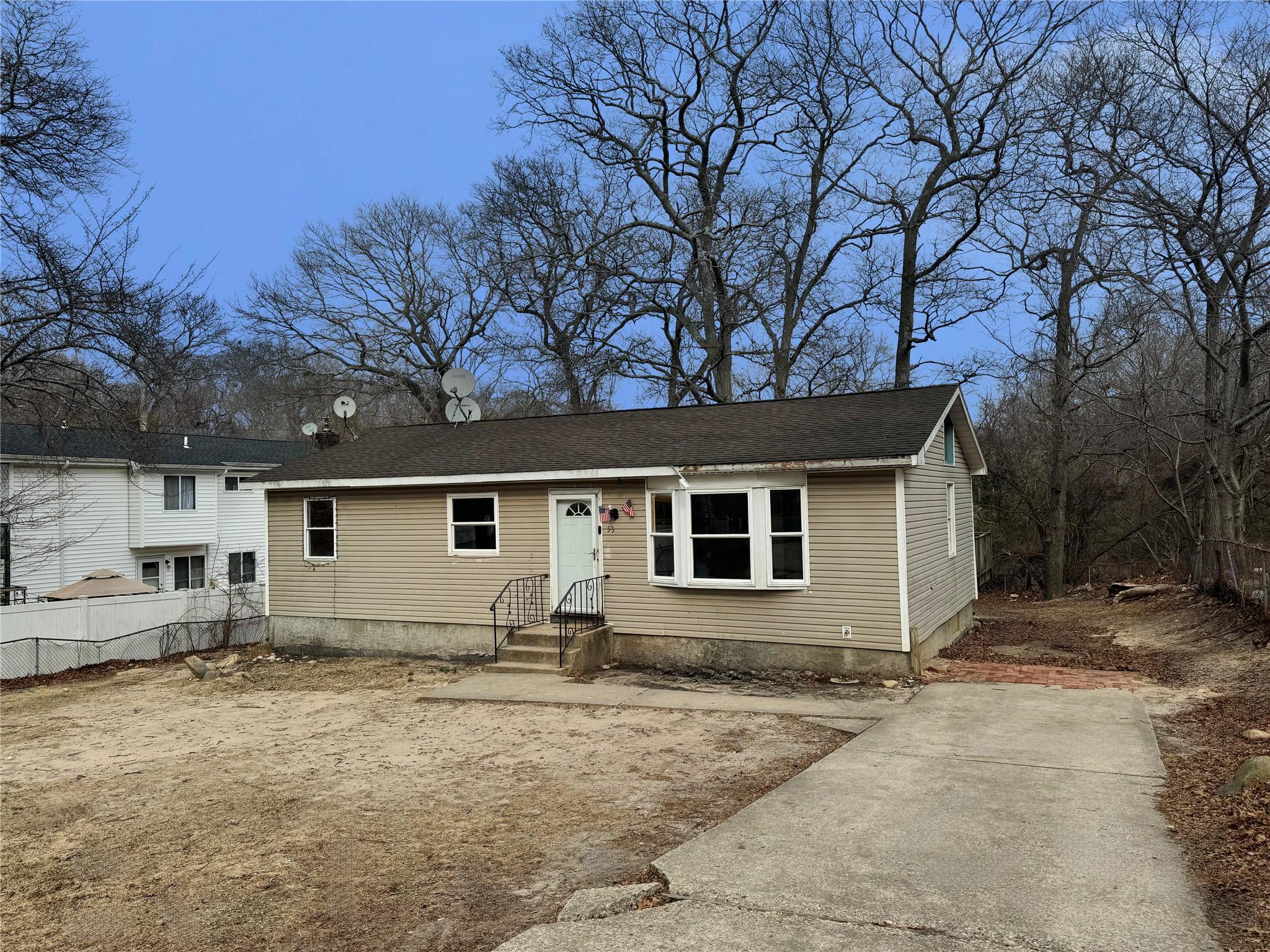 53 W Yaphank Road, Medford, New York image 1