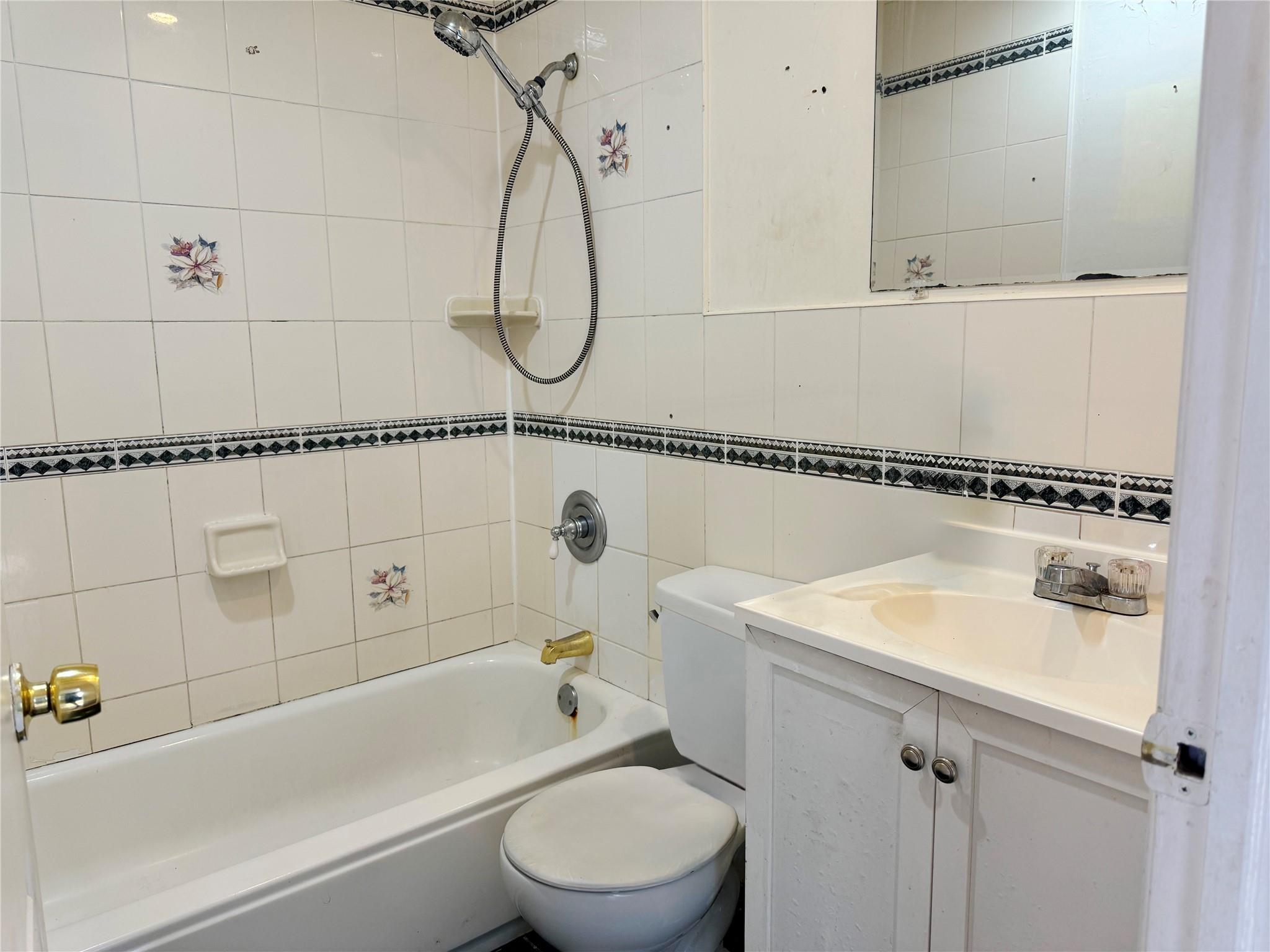 53 W Yaphank Road, Medford, New York image 7