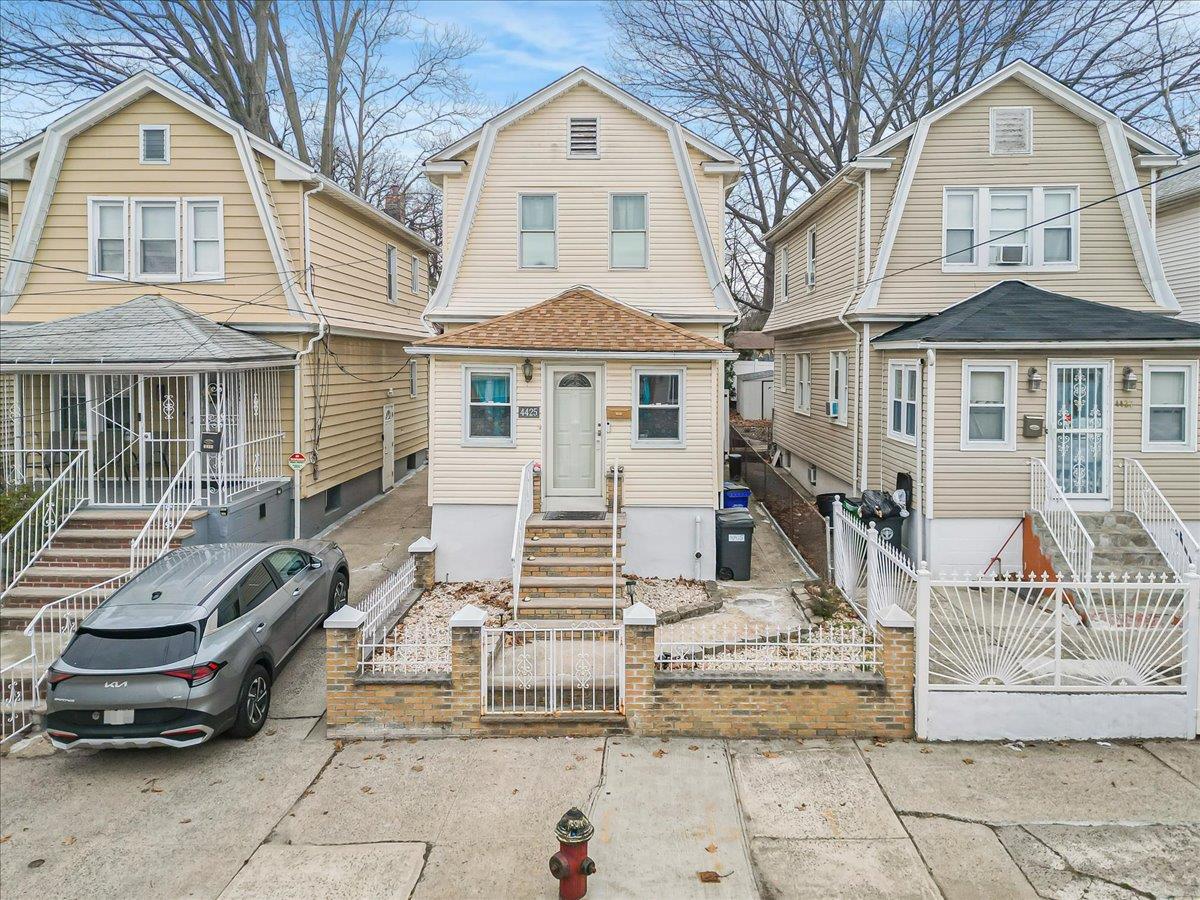 4425 W Edson Avenue, Bronx, Florida image 1