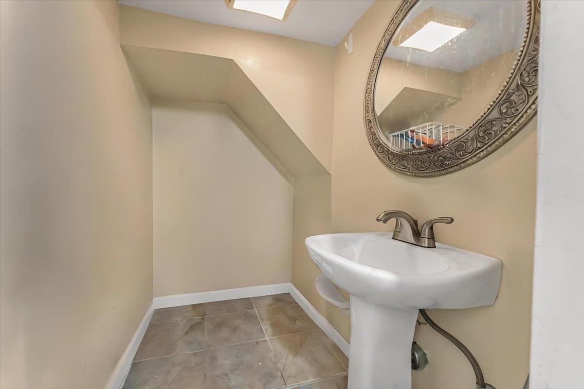 4425 W Edson Avenue, Bronx, Florida image 11